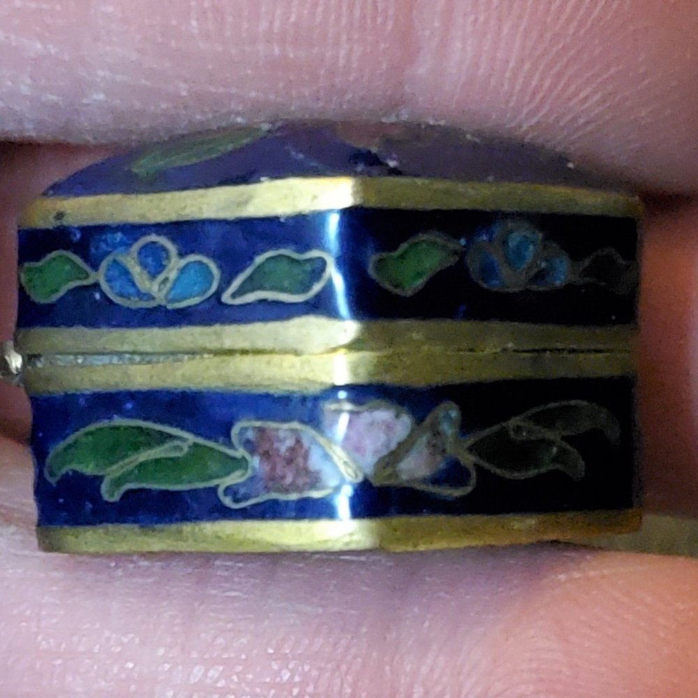 Mini Pill Container - Picture 5 of 6